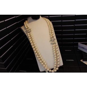 Rhinestone double C logo pearls long necklace