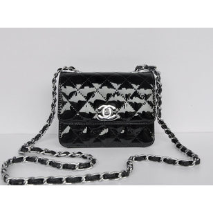 Black Patent Leather Turn Lock Chain Shoulder Bag