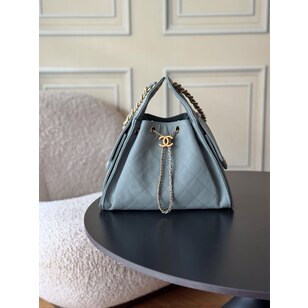 25 caviar leather small hobo