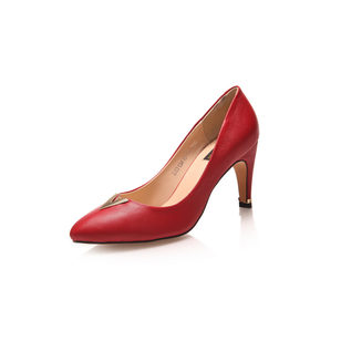 Red leather V collar pump