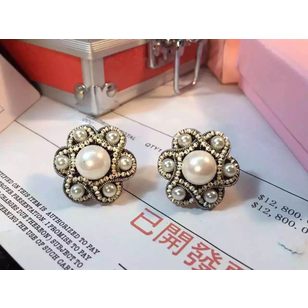 D&G high quality pearls earrings