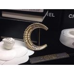 Chanel New moon pearl brooch