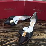 Ferragamo Pouching imported leather VARA pointed head shoes