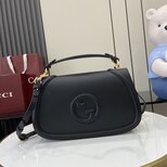 Gucci Blondie large top handle bag