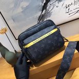 Louis Vuitton messenger